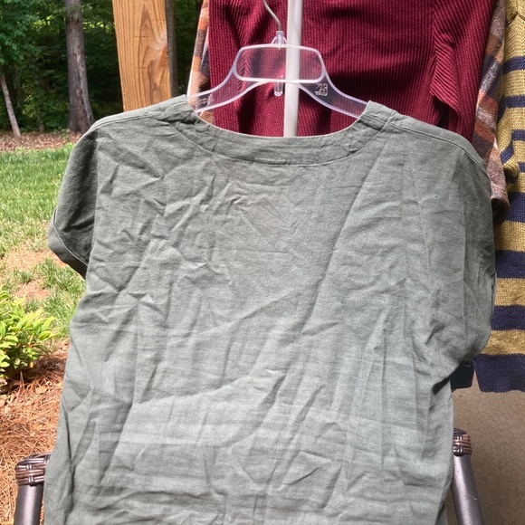 Earthy Linen Top - Picture 2 of 3